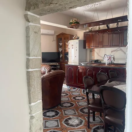 Apartment Ksanthi Himare