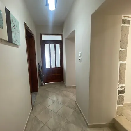 Ksanthi Apartment