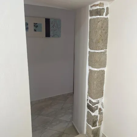 Ksanthi Apartment *
