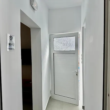 Ksanthi Apartment Himare